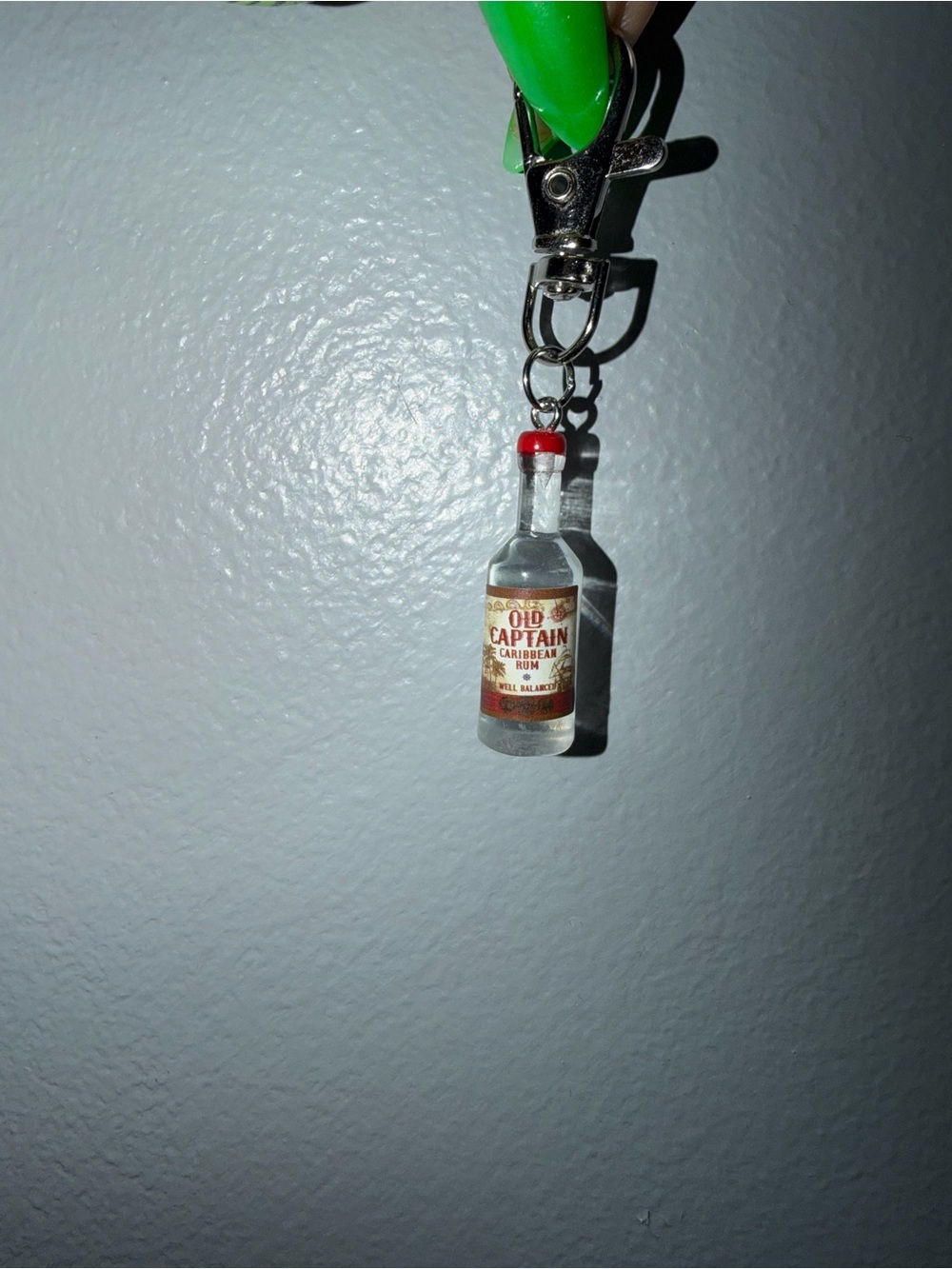 Miniature Bottle Keychain - Picture 5 of 10